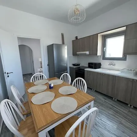 Marielen House פארוס